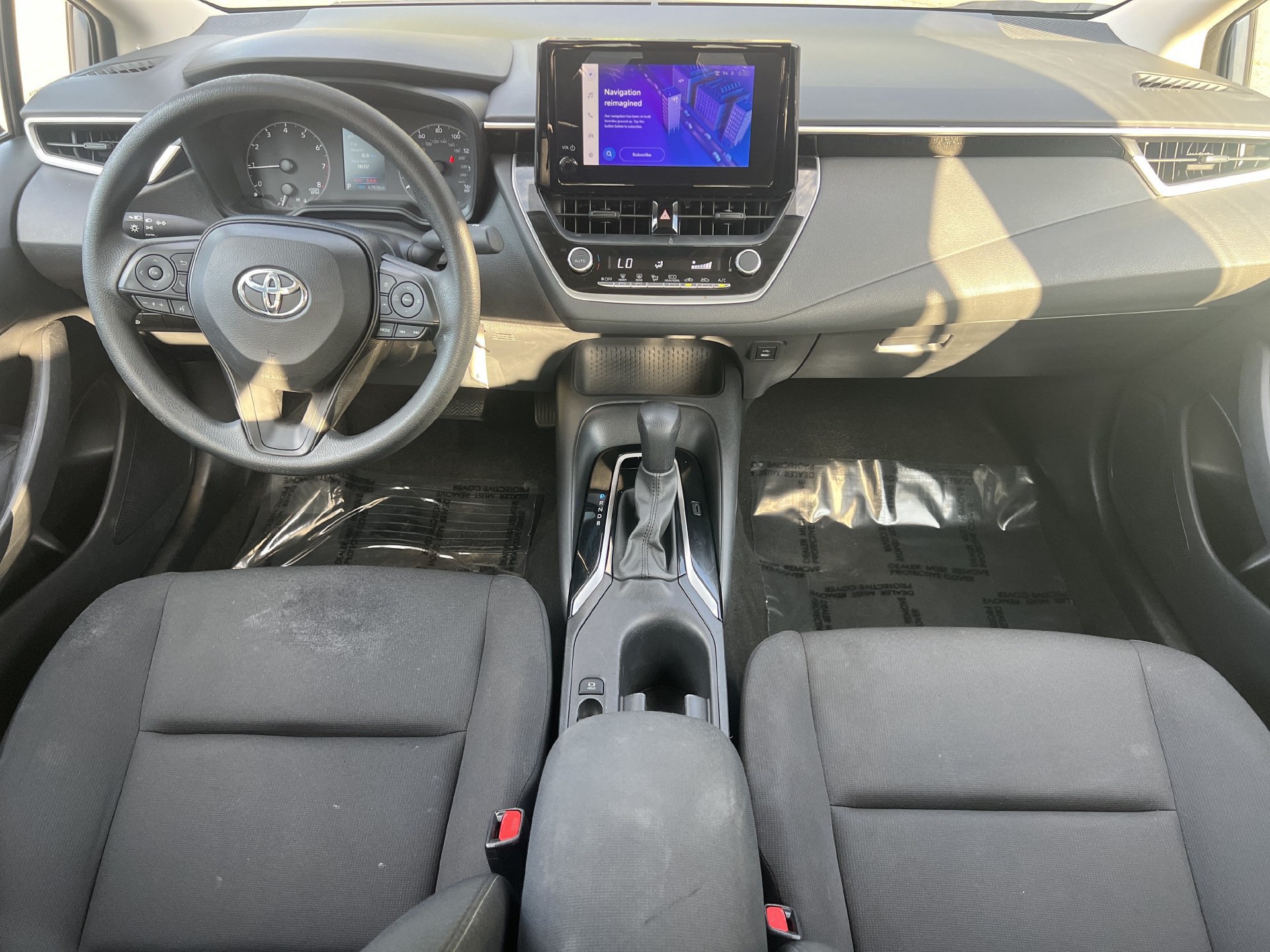 Used 2024 Toyota Corolla LE FWD image 2