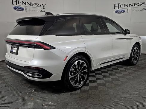 Used 2026 Lincoln Nautilus Reserve AWD/4WD image 4