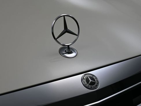 Used 2017 Mercedes-Benz Maybach S 600 image 13