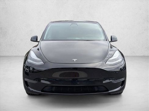 Used 2023 Tesla Model Y Long Range image 3