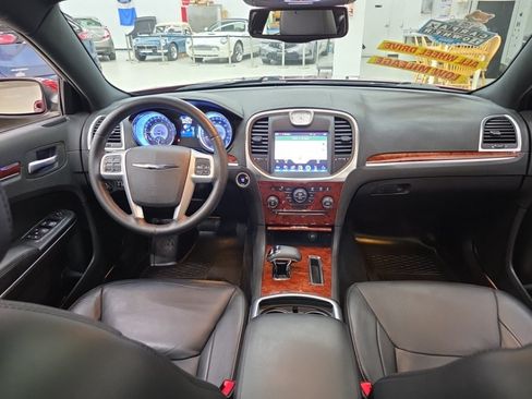 Used 2013 Chrysler 300 AWD w/ Driver Convenience Group image 12