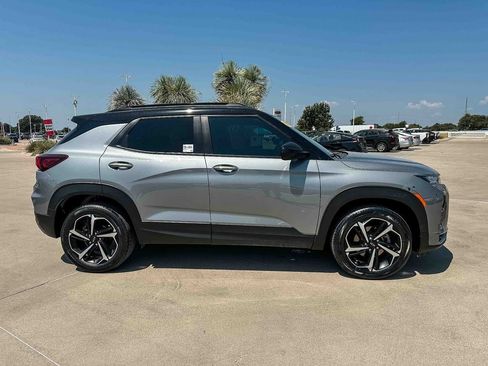Used 2023 Chevrolet TrailBlazer RS w/ Convenience Package AWD/4WD image 2