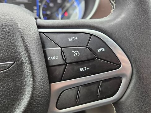Used 2022 Chrysler Voyager LX FWD image 27