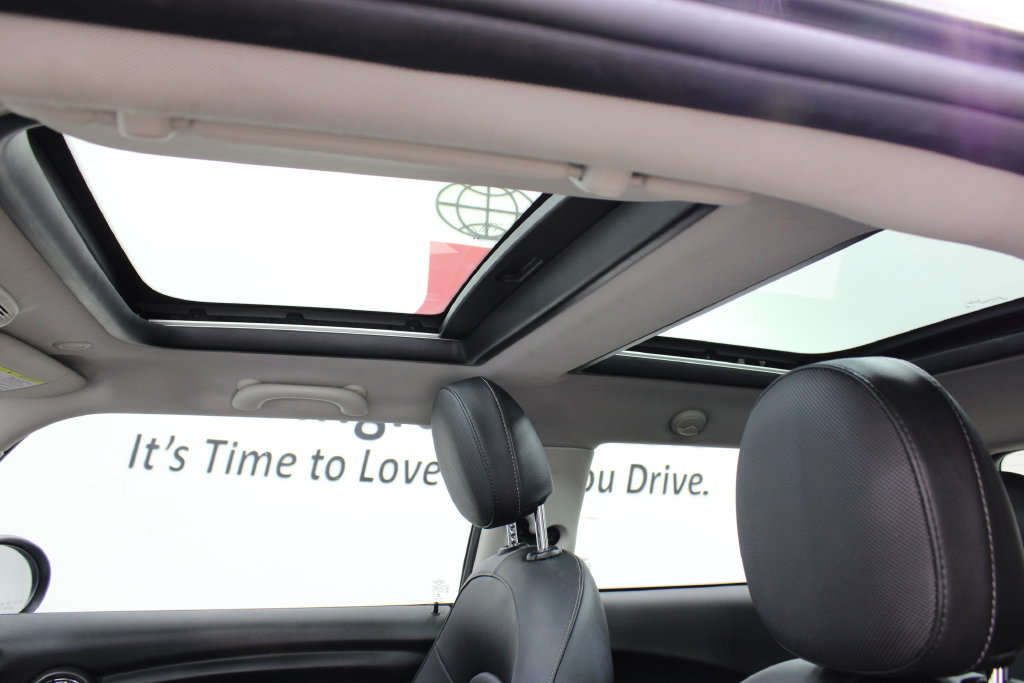 Used 2016 MINI Cooper 2-Door Hardtop FWD image 13