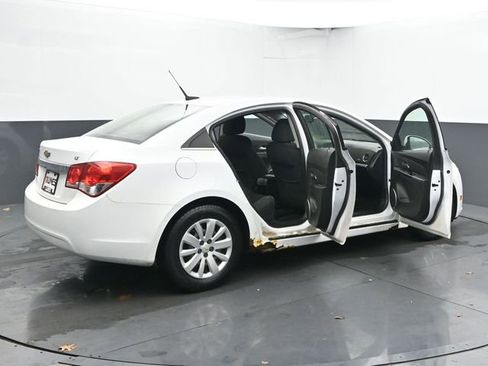 Used 2011 Chevrolet Cruze LT image 52