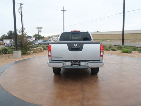Used 2016 Nissan Frontier Desert Runner image 3