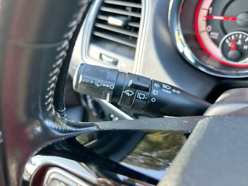 Used 2019 Dodge Grand Caravan SXT FWD image 17