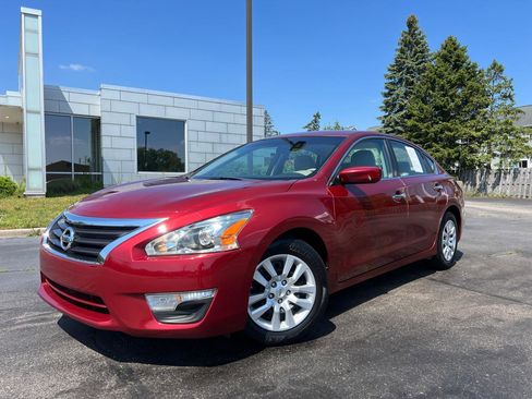 Used 2014 Nissan Altima 2.5 S FWD image 3