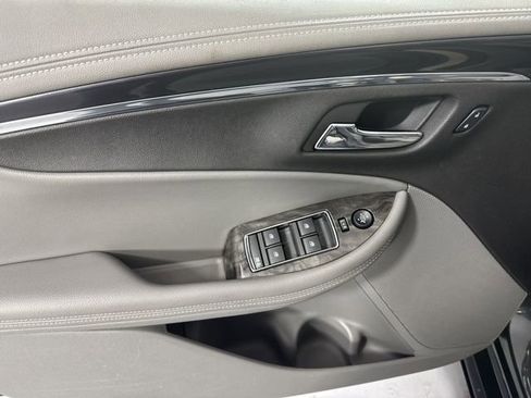 Used 2015 Chevrolet Impala LTZ FWD image 19