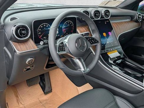 New 2026 Mercedes-Benz GLC 300 4MATIC image 3