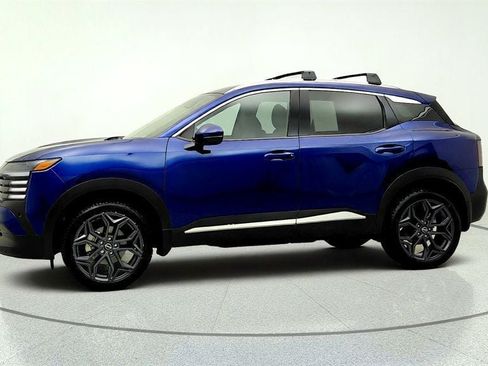 Used 2025 Nissan Kicks SR FWD image 8