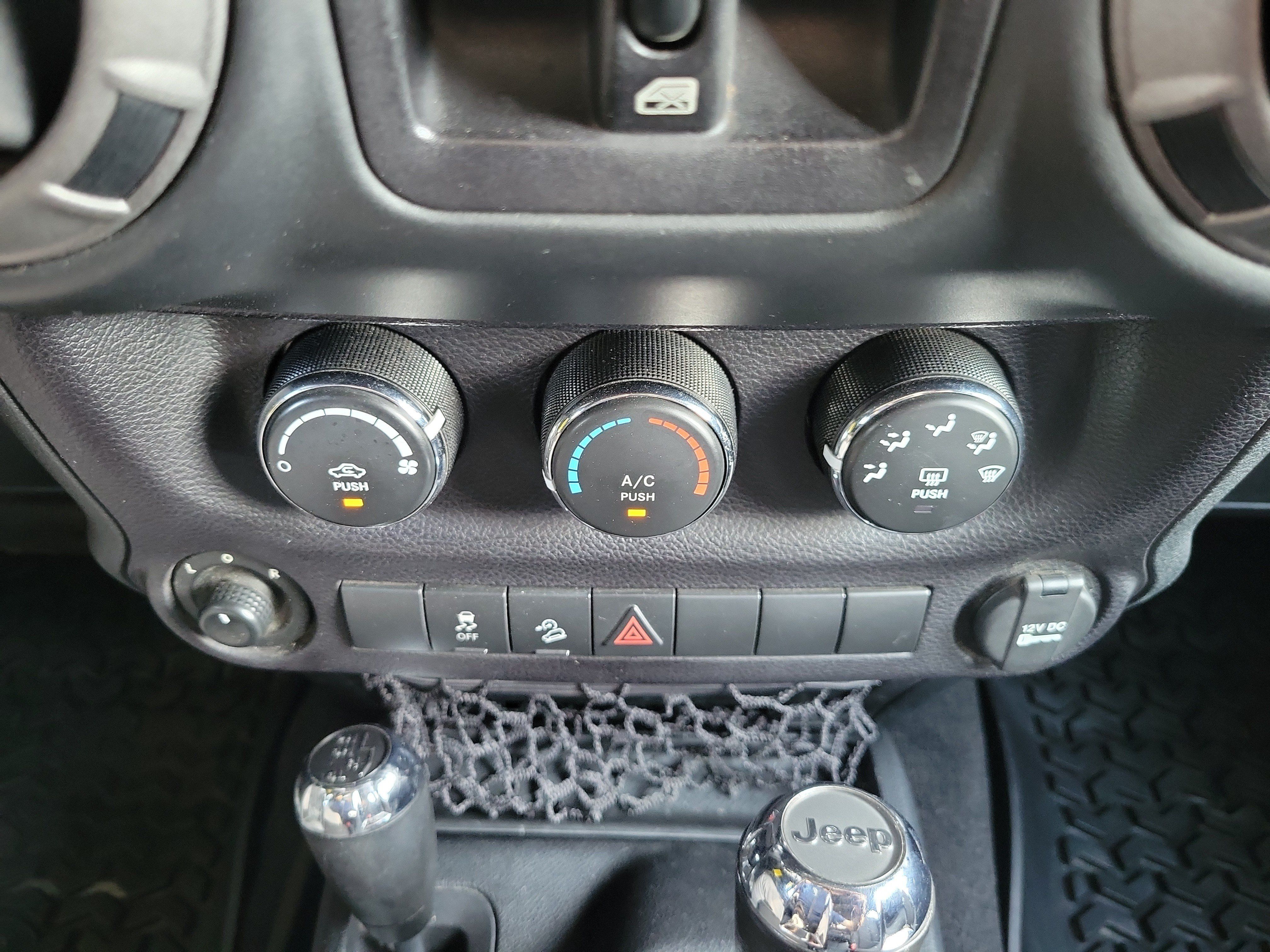 Used 2016 Jeep Wrangler Unlimited Sport w/ Quick Order Package 24S AWD/4WD image 32