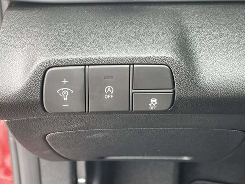 Certified 2026 Hyundai Elantra SE FWD image 18