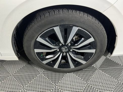 Certified 2022 Honda Civic EX-L image 41