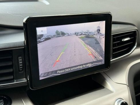 Used 2020 Ford Explorer XLT w/ Equipment Group 202A AWD/4WD image 25