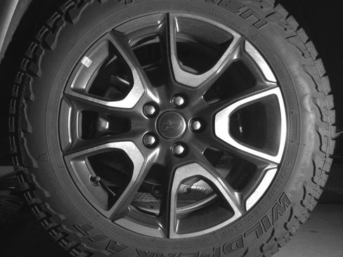 Used 2025 Jeep Compass Trailhawk AWD/4WD image 14