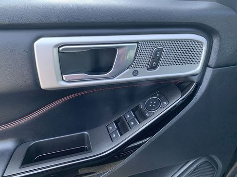 Used 2022 Ford Explorer ST-Line w/ Class IV Trailer Tow Package image 13