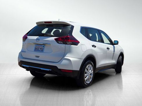 Used 2019 Nissan Rogue S FWD image 4