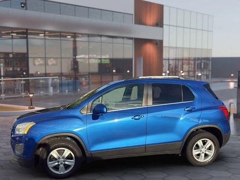Used 2016 Chevrolet Trax LT w/ LT Convenience Package image 3