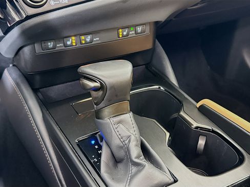 Certified 2025 Lexus ES 300h F Sport w/ Accessory Package (Z2) image 18