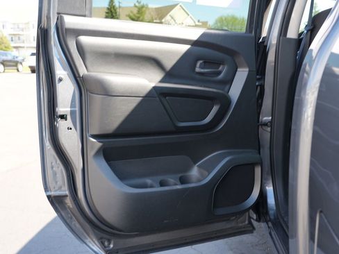 Used 2023 Nissan Titan S AWD/4WD image 19