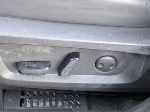 Used 2023 Mitsubishi Outlander SE image 16