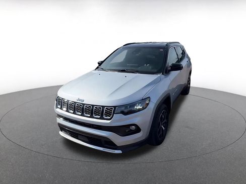 Used 2025 Jeep Compass Limited image 7