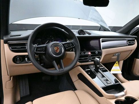 New 2025 Porsche Macan image 28