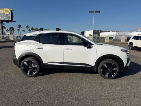 New 2026 Nissan Kicks SR w/ Cold Weather Package image 7