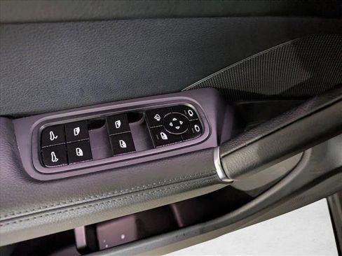 Used 2019 Porsche Cayenne image 12