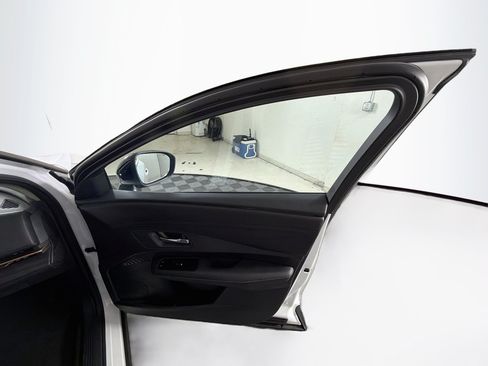 Used 2024 Nissan Ariya FWD image 31