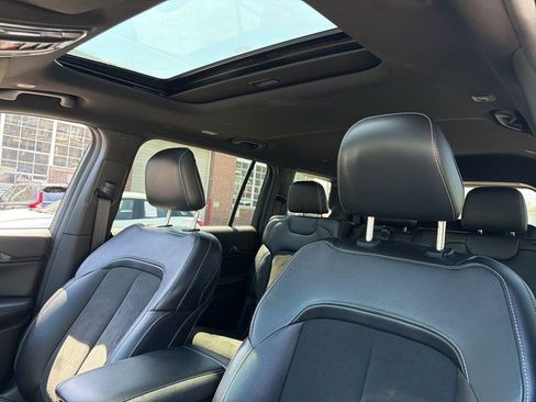 Used 2023 Jeep Grand Cherokee L Laredo image 9