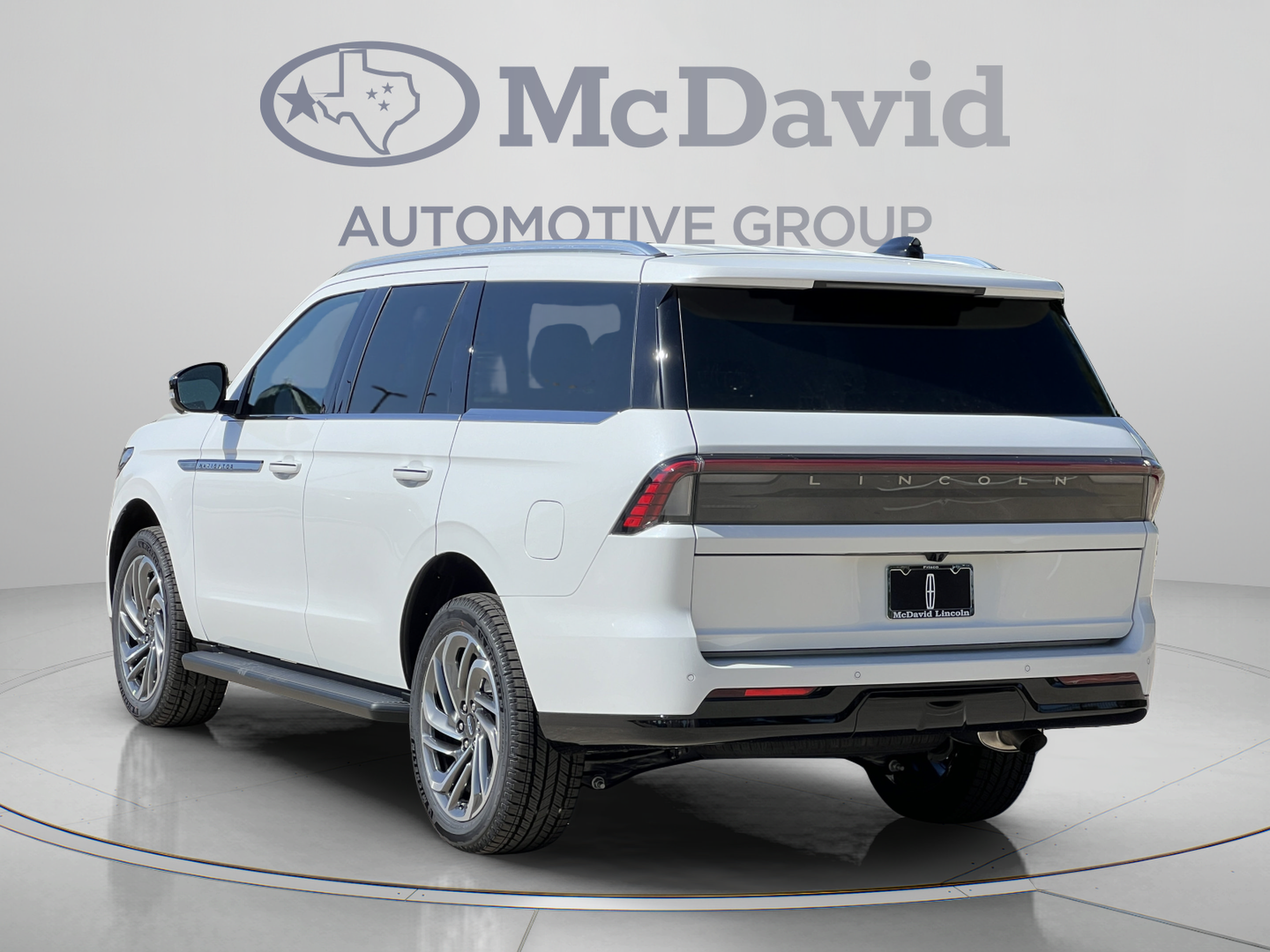 New 2027 Lincoln Navigator Premiere RWD image 5