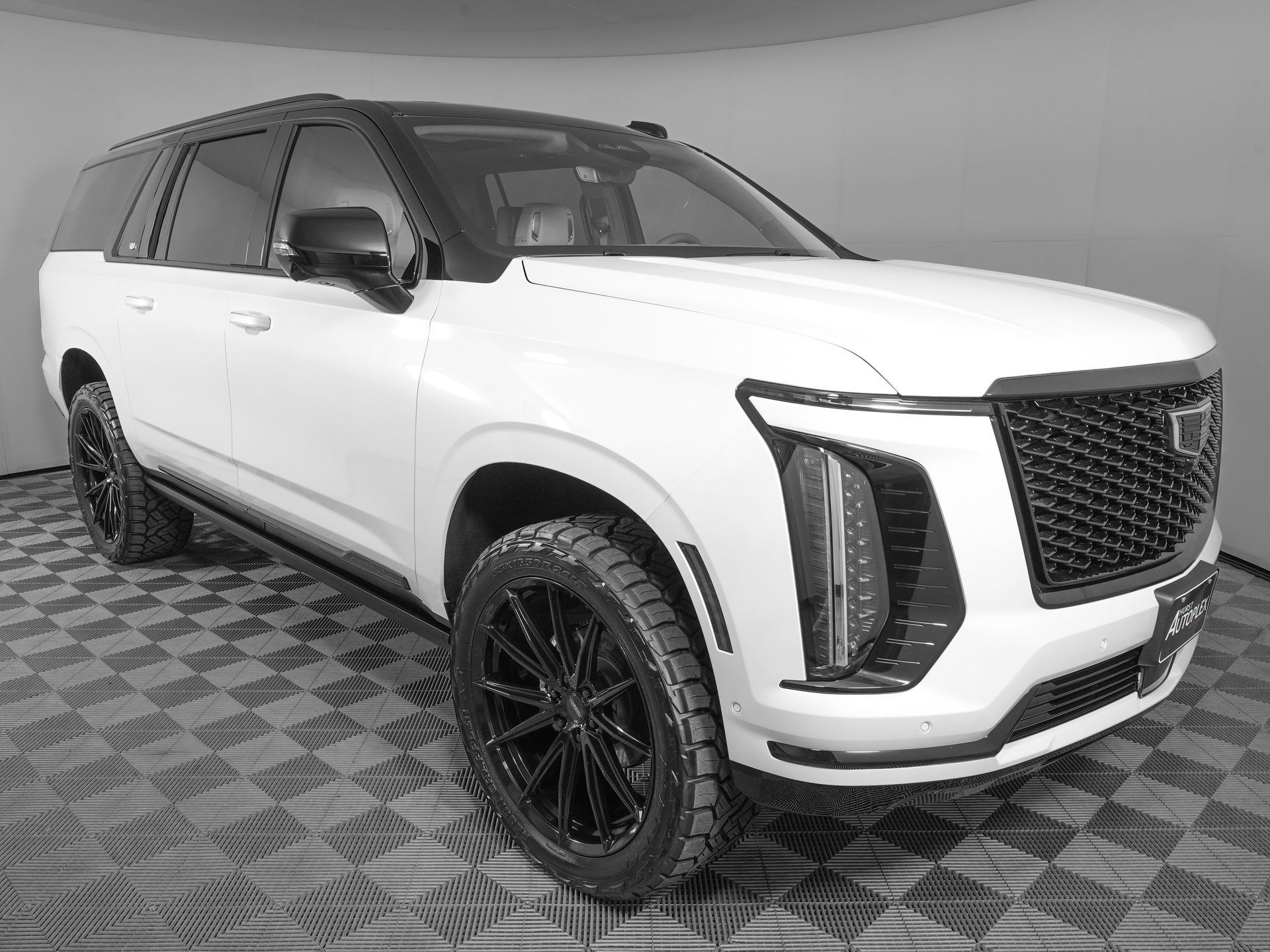 Used 2025 Cadillac Escalade ESV Sport Platinum AWD/4WD image 3