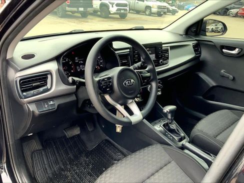 Used 2018 Kia Rio LX image 16