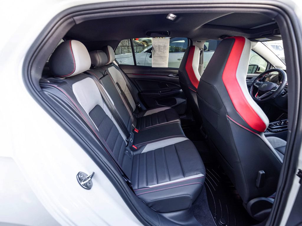 Used 2025 Volkswagen GTI SE FWD image 27