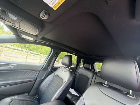Used 2022 Ford Edge ST-Line w/ Class II Trailer Tow Package AWD/4WD image 21