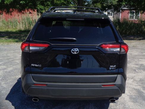 Used 2025 Toyota RAV4 XLE w/ Convenience Package AWD/4WD image 6