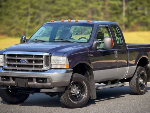 Used 2004 Ford F250 XLT AWD/4WD image 2