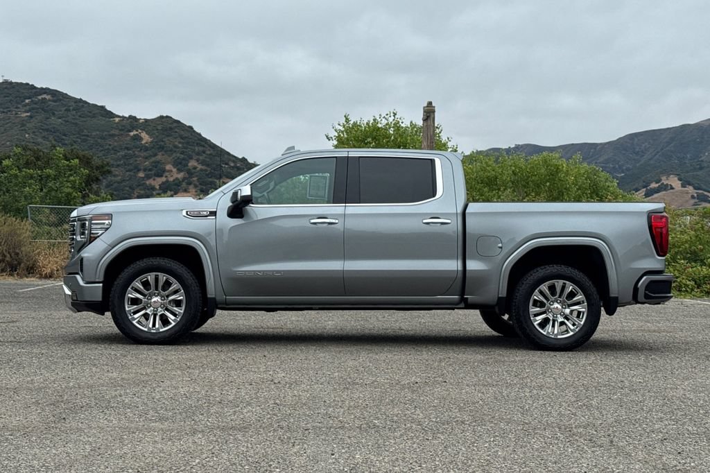 Used 2024 GMC Sierra 1500 Denali w/ Technology Package AWD/4WD image 7