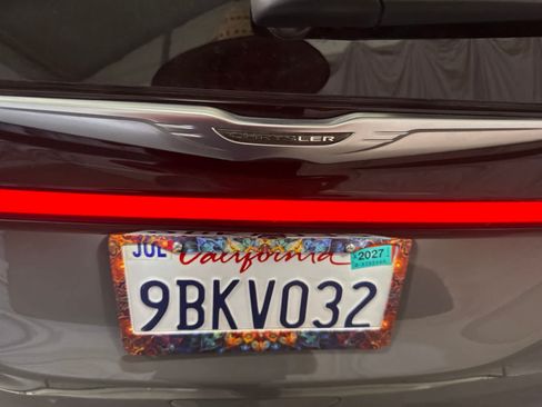 Used 2022 Chrysler Pacifica Touring-L FWD image 14