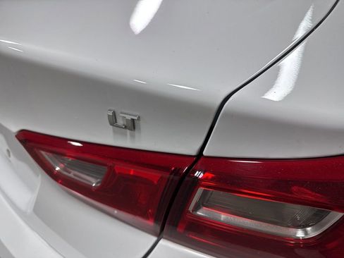 Used 2023 Chevrolet Malibu LT w/ Driver Confidence Package FWD image 16