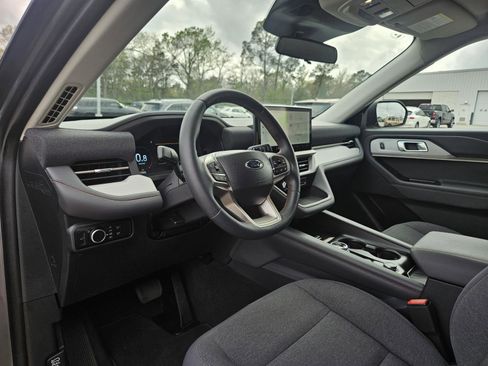 Used 2025 Ford Explorer Active image 13