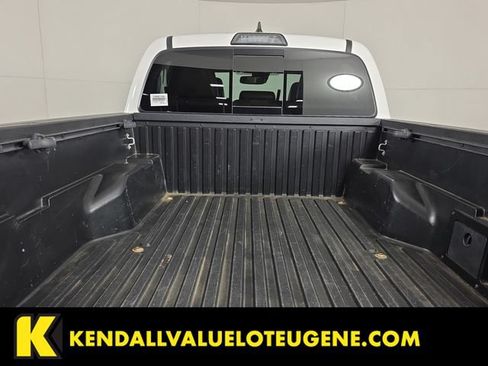 Used 2019 Toyota Tacoma Limited AWD/4WD image 9
