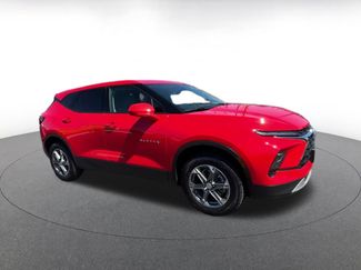 Used 2025 Chevrolet Blazer LT FWD video 2