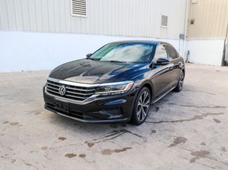 Used 2021 Volkswagen Passat 2.0T SE image 1