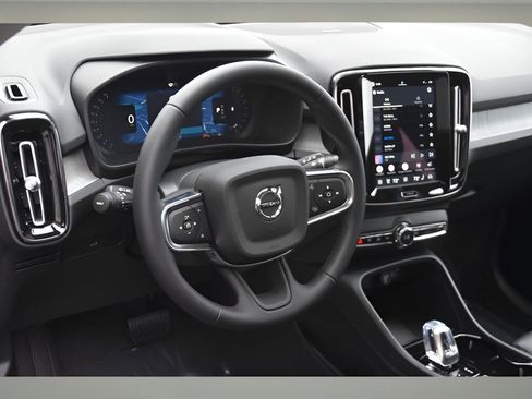 New 2026 Volvo XC40 B5 Plus w/ Protection Package Premier image 12