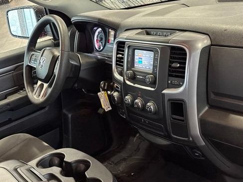 Used 2022 RAM 1500 Classic SLT AWD/4WD image 26