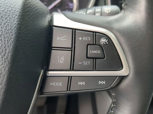 Used 2022 Toyota Highlander Limited image 60