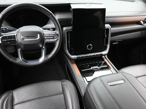 Used 2025 GMC Yukon Denali image 14